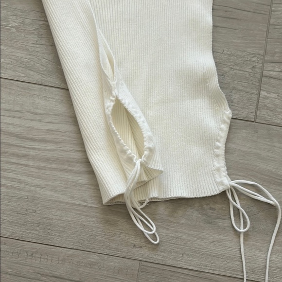 Zara Cream Sleeveless Ribbed Top - Picture 3 of 3